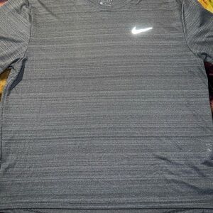 Nike Men's Charcoal Short Sleeve Tee